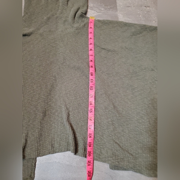 Free People Beach World Traveler Waffle Knit Cowl Neck Sweater. Green. Boho. M. - Picture 5 of 9